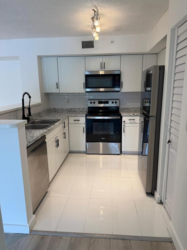 Building Photo - 4828 State Rd