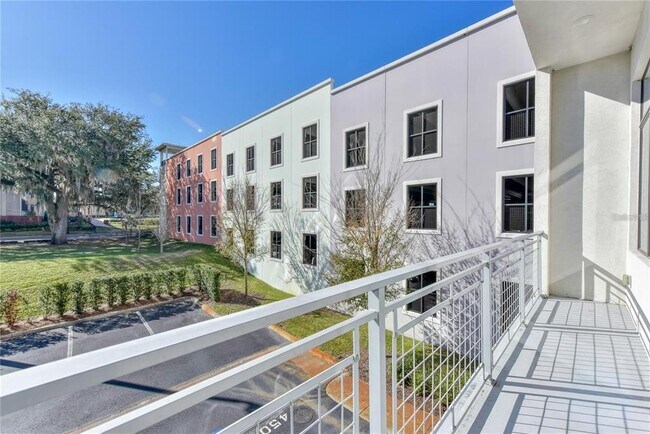 Building Photo - 302 SE Broadway St