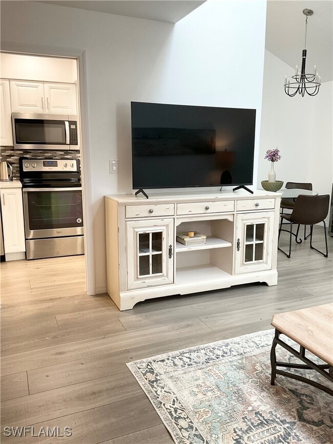 Building Photo - 964 8th Ave S