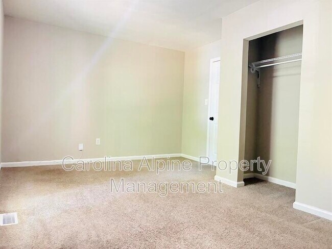 Building Photo - 1100 Spann St
