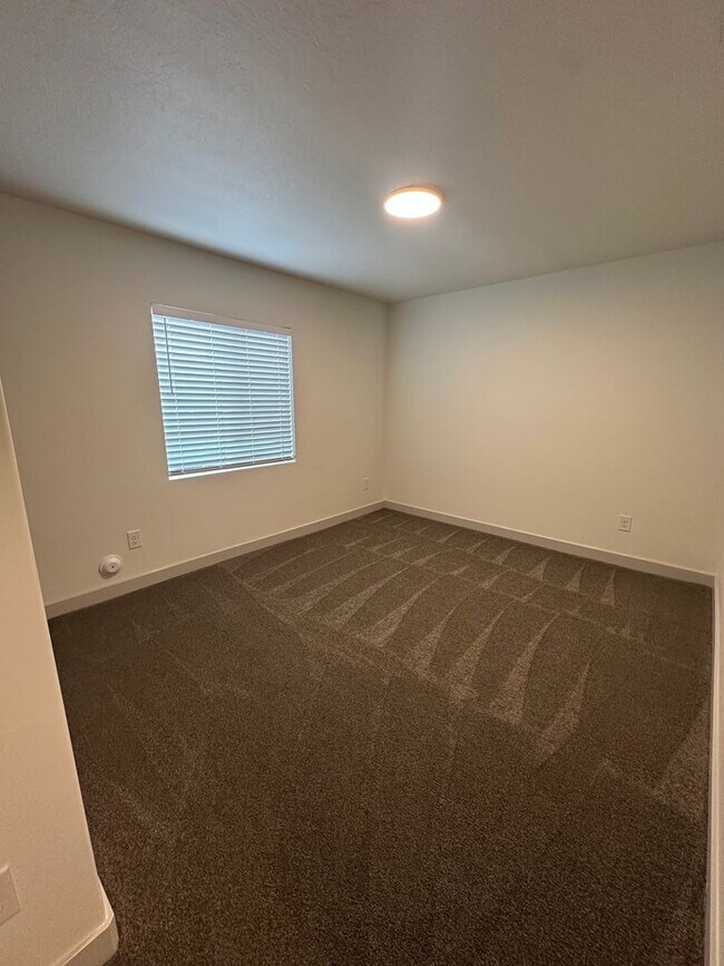 Building Photo - GORGEOUS Bountiful Home!!!