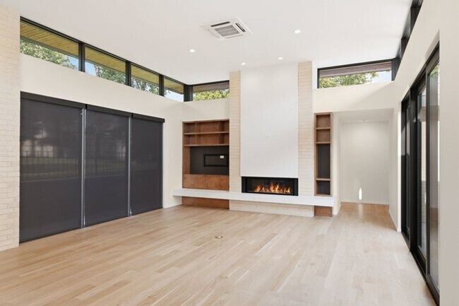 Building Photo - Experience contemporary luxury in this exceptional custom-built Midtown Tulsa residence, where so...