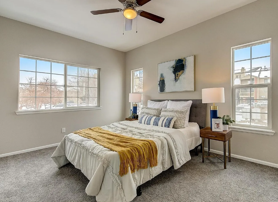 Primary room - lots of light - 10784 W 63rd Pl