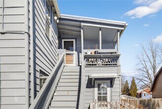 Building Photo - 607 N Cayuga St