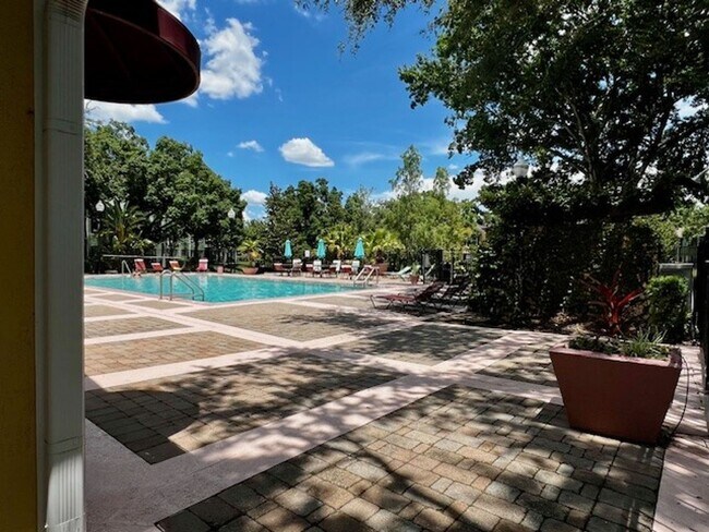 Building Photo - 2071 Dixie Belle Dr
