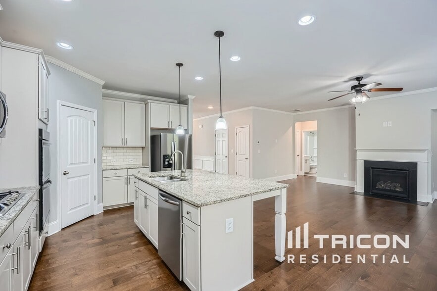 Building Photo - 5928 Wolf Creek Dr