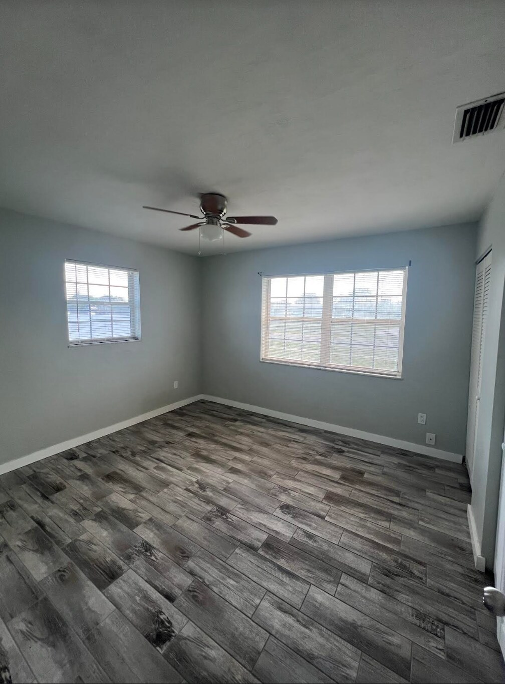 Building Photo - 1011 Bianca Dr NE