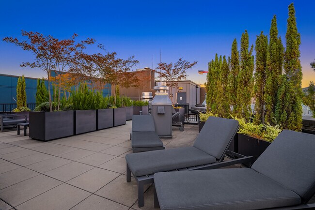 Building Photo - 1408 12th Ave