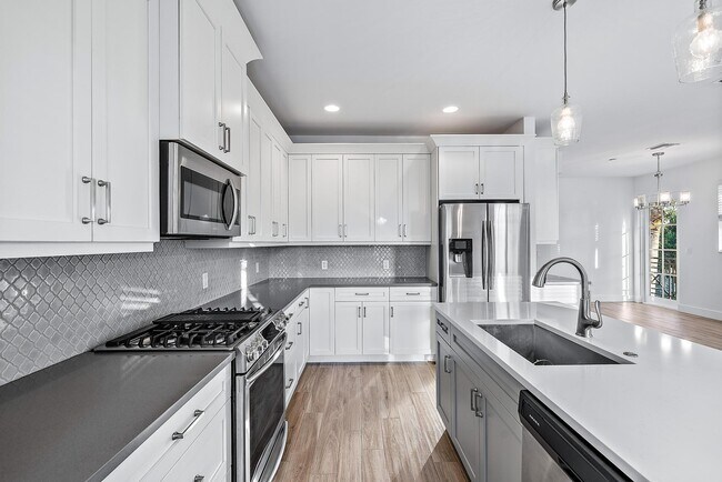 Building Photo - 3770 SE County Line Rd