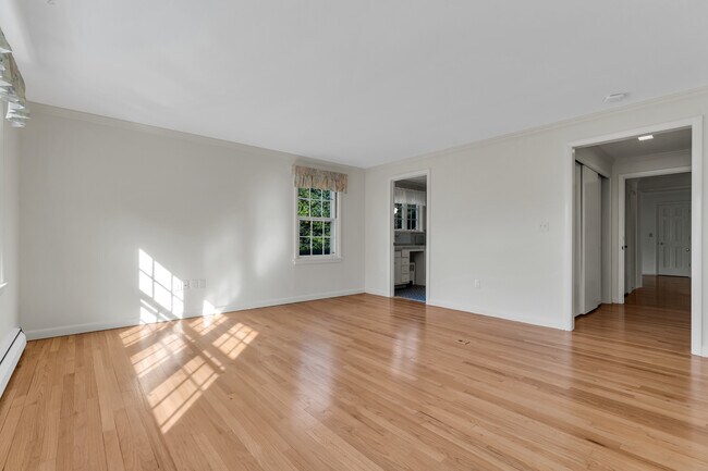 Building Photo - 14 Neptune Ave