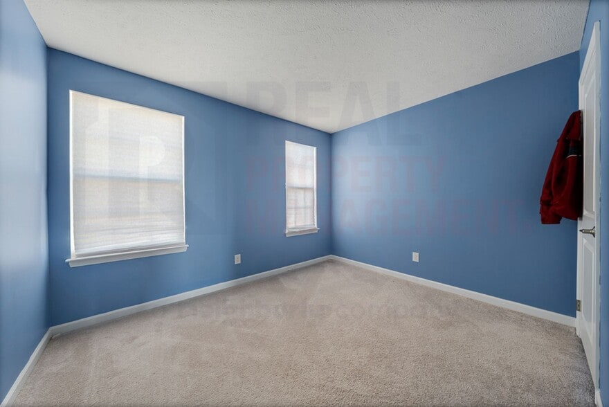 Building Photo - Stunning 3 Bed 2.5 Bath Townhome COMING SOON