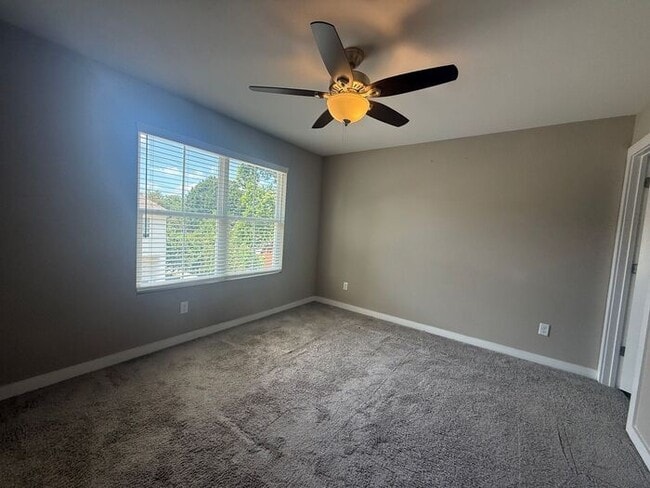 Building Photo - FOR RENT - Beautiful Modern Townhouse in Madison