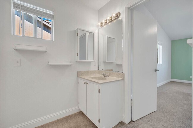 Building Photo - 4255 Taylor St