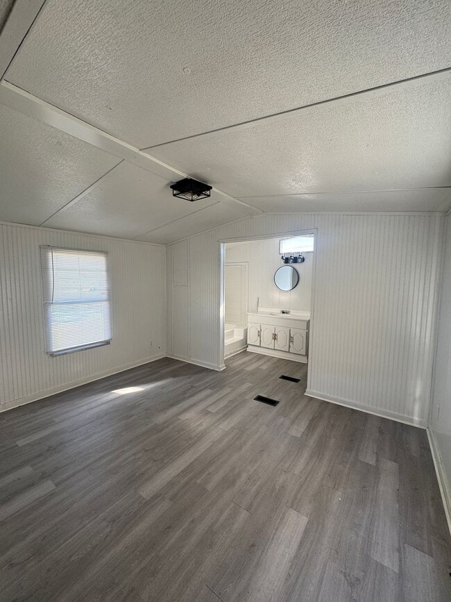 Building Photo - Rental Property