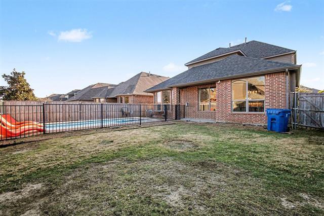 Building Photo - 588 Deverson Dr