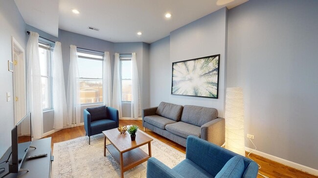 Building Photo - 1945 W Cermak Rd