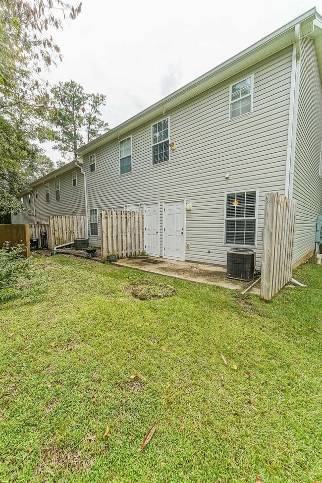 Building Photo - 2738 W Tharpe St