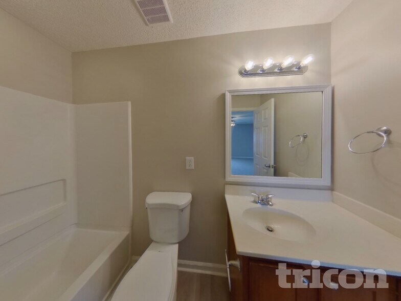 Building Photo - 164 Pacific Ave