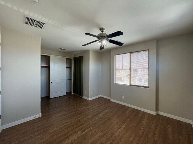 Building Photo - 5 Bedroom Home in the Montelena Neighborho...