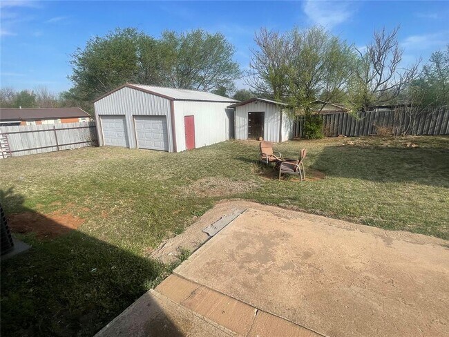 Building Photo - 621 Nowahy Ave