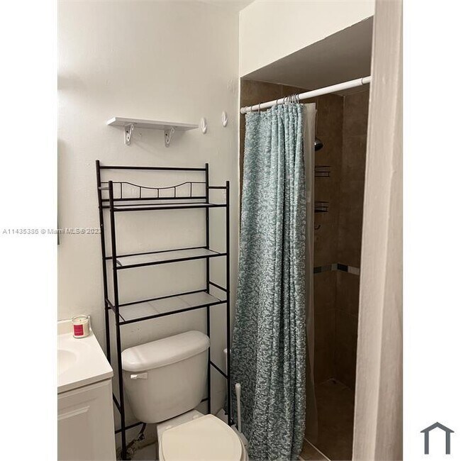 Building Photo - 6338 Polk St