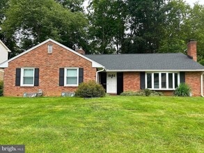 Building Photo - 710 Halstead Rd