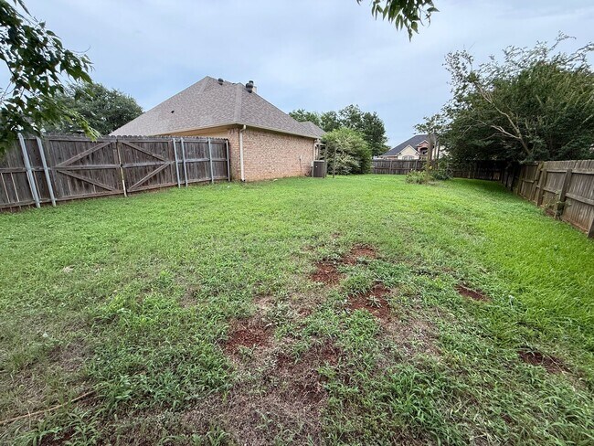Building Photo - Charming 4-bed/2-bath in Bullard’s Legacy Estates!