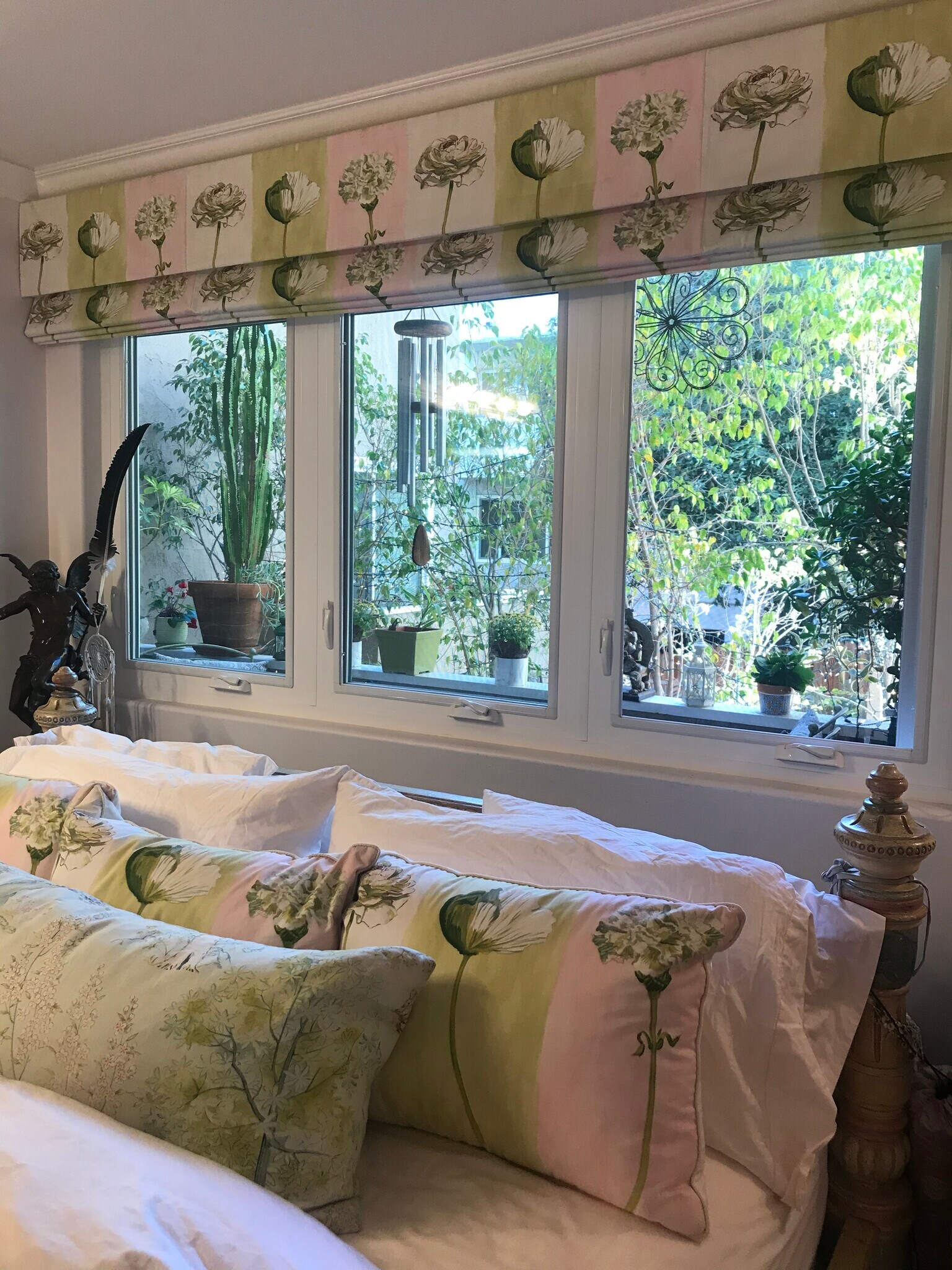 Building Photo - 1345 N Fuller Ave