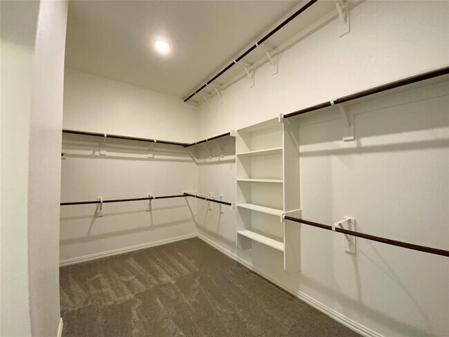 Building Photo - 247 Du Bois Ln