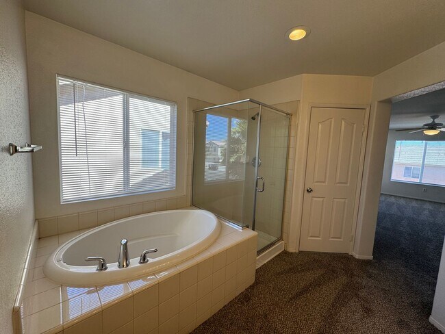 Building Photo - Victorville 3 Bedroom Home