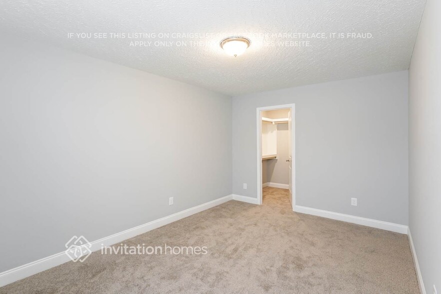Building Photo - 388 Green Hills Dr