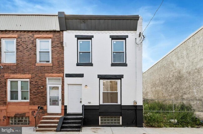 Building Photo - 2412 S Franklin St