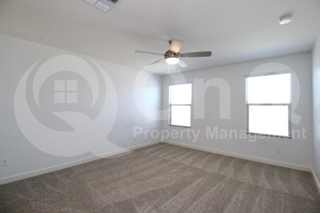 Building Photo - 2540 W La Salle St