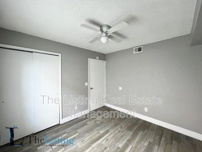 Building Photo - 13828 Timberbrooke Dr