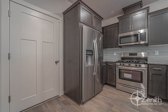 Building Photo - 2403 Trail View Ct