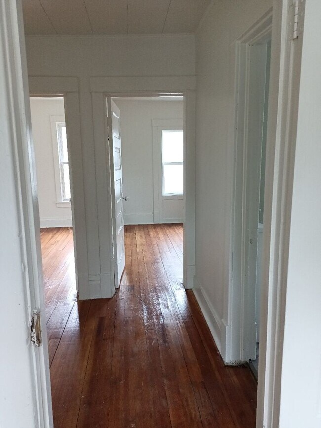 Building Photo - BUY ON CONTRACT MOVE IN READY! RENT TO OWN...