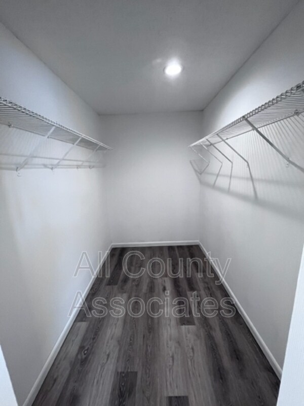 Building Photo - 1011 Idlebriar Way