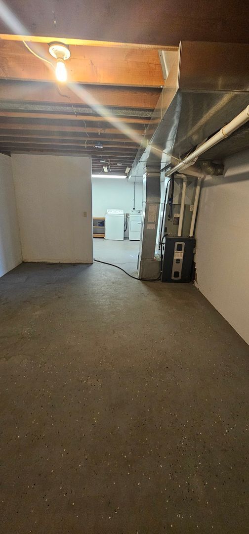 Building Photo - 2513 Hillcrest Dr