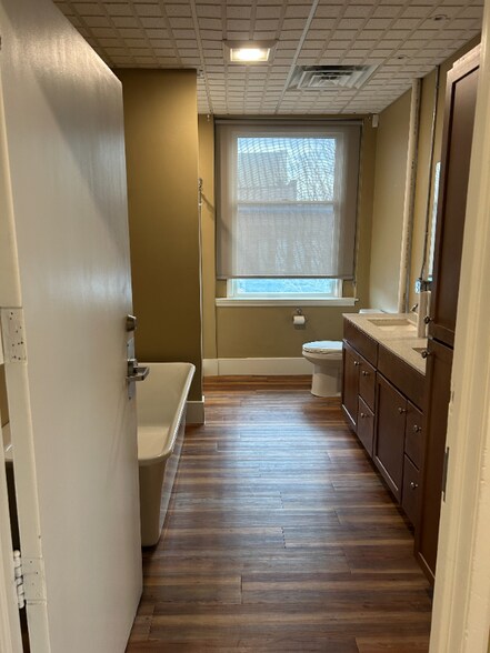 Building Photo - 12 2nd St NE