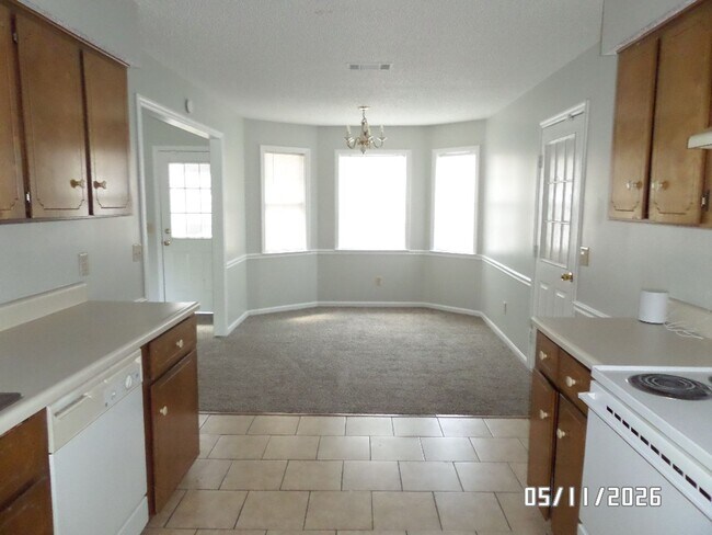 Building Photo - 631 Windhaven Dr