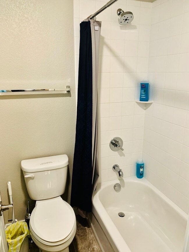 Building Photo - $2828 | 6BR/4BR | Fully Furnished Home in ...