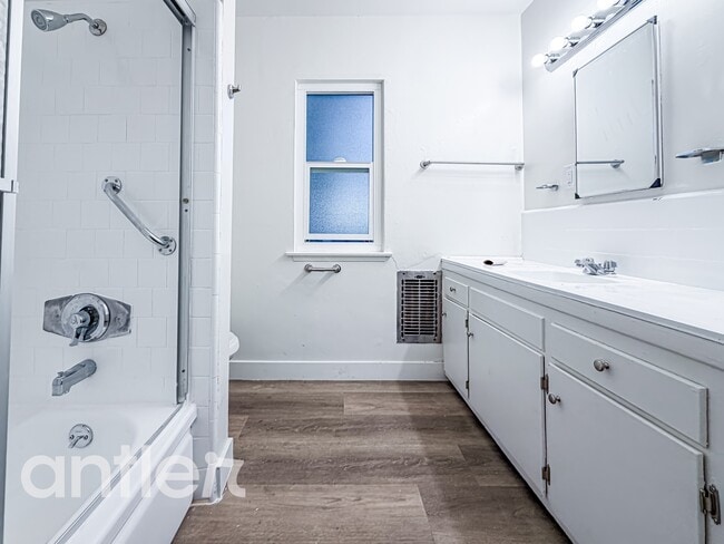 Building Photo - 4510 Pinafore St