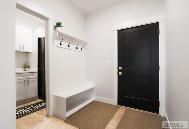 Building Photo - COMPLETELY FURNISHED HOME FOR RENT IN SUGA...