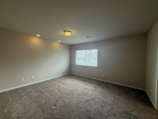 Building Photo - 6830 Philharmonic Ave