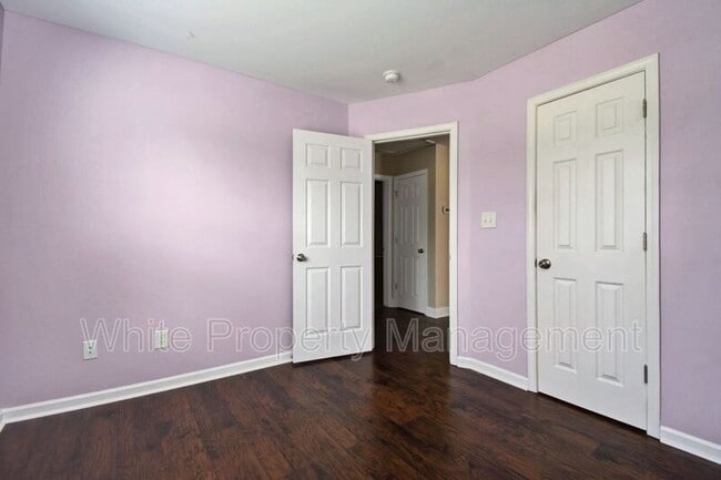 Building Photo - 49 Linford St