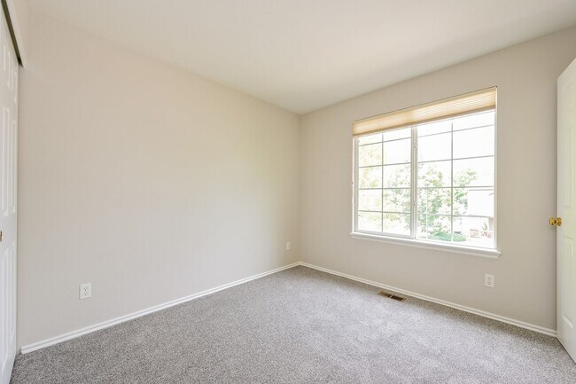 Building Photo - 9605 Parramatta Pl