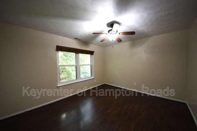 Building Photo - 5321 Bayside Rd