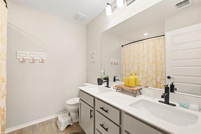 Building Photo - 1506 Dragonfly Loop