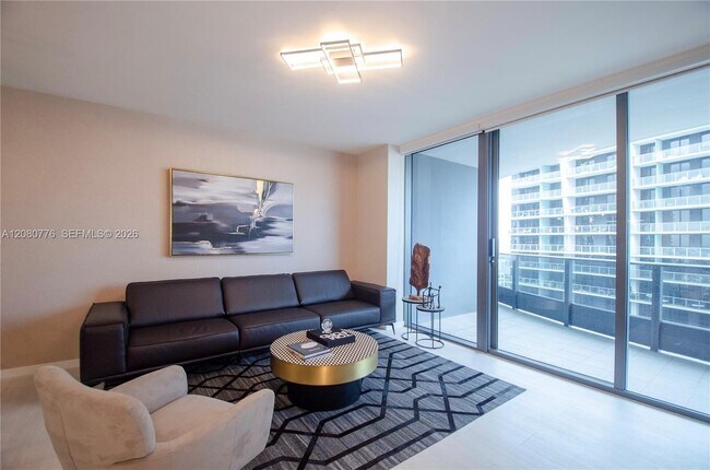 Building Photo - 1000 Brickell Plaza