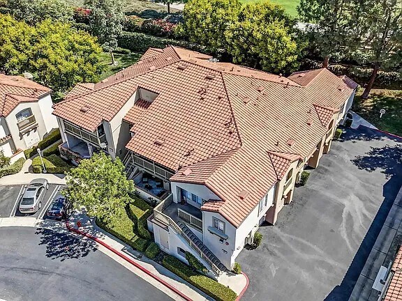 Building Photo - 155 N Cross Creek Rd